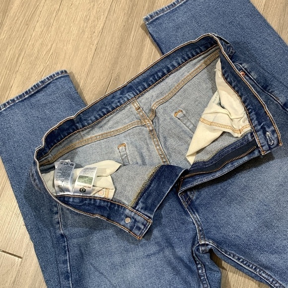 Levi’s 505 Light Wash Zip Fly Straight Leg Stretch Jeans size 34x32 - Picture 9 of 12